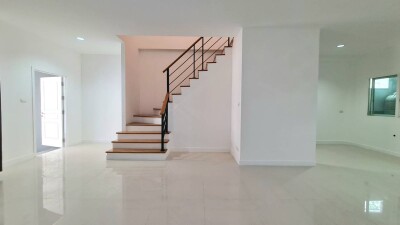 ม.แกรนด์วิว ปทุมธานี สายใน /    24.4 ตรว.  160 ตรม.-14