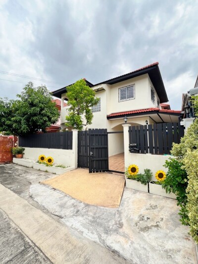 บ้านเดี่ยวเพชรเกษม 69 หนองแขม ทวีทอง 3 / ✨ 3 ห้องนอน 2 ห้องน้ำ จอดรถ 1 คัน