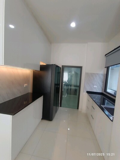 เดอะ ซิตี้ บางนา กม.7 / 📍 พื้นที่ใช้สอย 278 ตร.ม. | ที่ดิน 102 ตร.วา-18