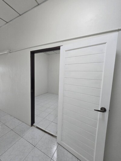 ขายทาวเฮ้าส์ สามพราน ยายชา / เนื้อที่ 19.2 ตร.วา / 2 นอน / 1 น้ำ จอดรถในบ้าน 1 คัน-11