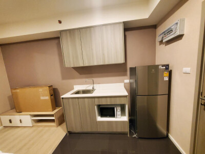 เอ สเปซ เมกา / A space Mega