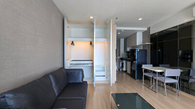 สกายวอล์ค และ เวลซ์ เรสซิเดนซ์ / Sky Walk & Weltz Residence-3