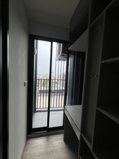 ออริจิ้น ปลั๊ก แอนด์ เพลย์ สิรินธร สเตชั่น / ห้องขนาด 25.5 ตรม.