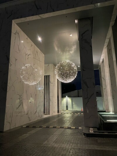 เดอ ลาพีส จรัญ 81 / De Lapis Charan 81-11