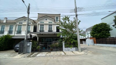 อัพเดทล่าสุด 7/7/2568 : อินดี้ 2 บางนา - รามคำแหง 2 / พื้นที่ใช้สอย: 160 ตร.ม.  จำนวนชั้น: 3 ชั้น