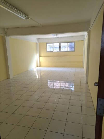 🏢 ให้เช่าอาคารพาณิชย์ 4 ชั้น | พหลโยธิน 37/1 (ห่างถนนใหญ่เพียง 50 ม.)