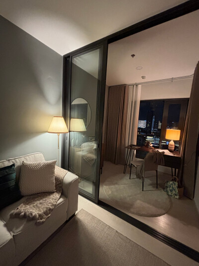 ไลฟ์ เจริญนคร - สาทร / LIFE Charoennakhon - Sathorn