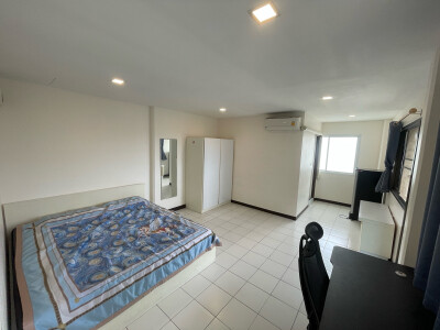 เอท เรสซิเด้นท์ / Eight Residence