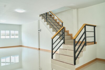 ทาวน์เฮ้าส์ 4 ห้องนอน  3 ห้องน้ำ  จอดรถได้ 4 คัน-3