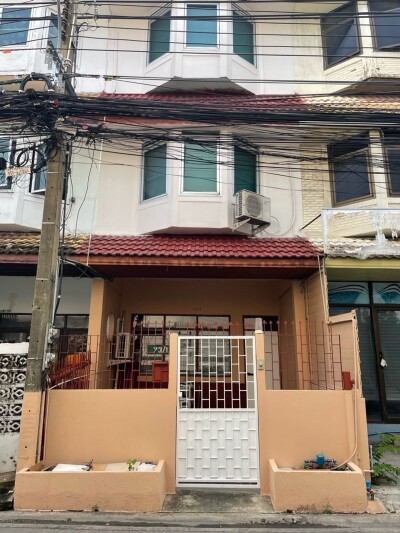 🔥 **ให้เช่า ทาวน์โฮม 3 ชั้น รีโนเวทใหม่ ลาดพร้าว 26 – รัชดา 19** 🔥-1