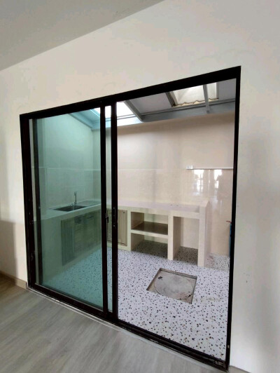 เอ็มไลฟ์ ลำลูกกา - คลอง 4