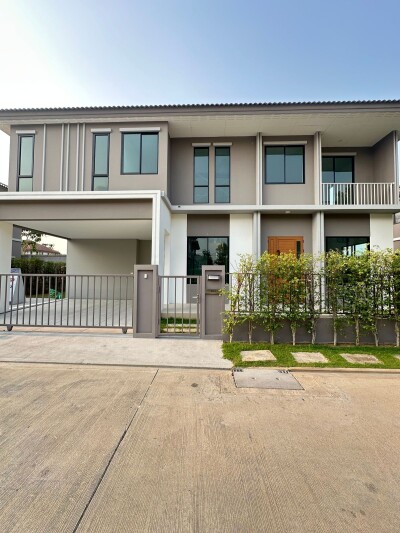 ไซมิส โฮล์ม พหลฯ - วิภาวดี / บ้านเดี่ยว 2 ชั้น  4 ห้องนอน  5 ห้องน้ำ