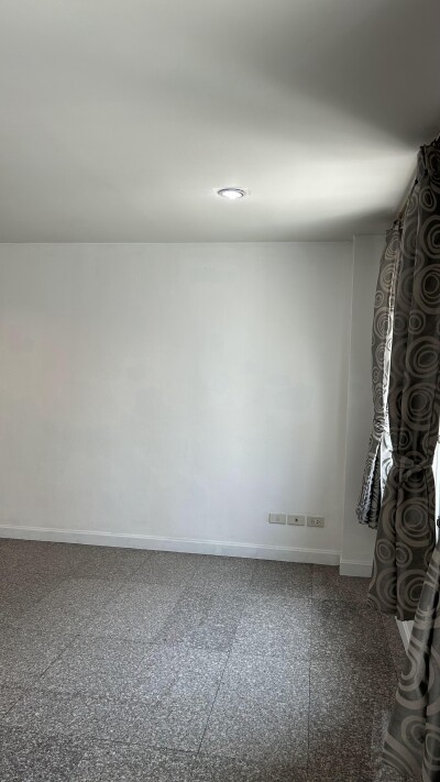 ไพลิน ปาร์ค รัตนาธิเบศน์