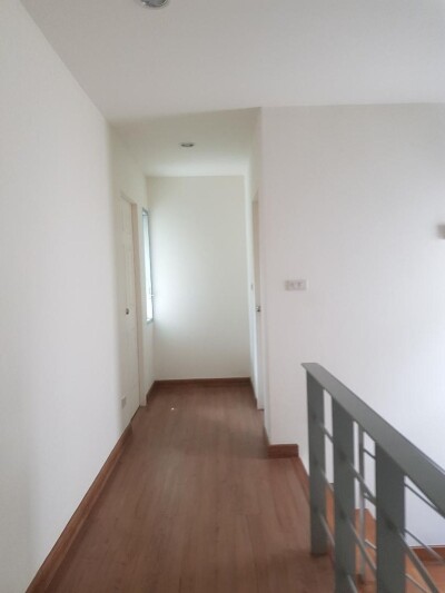 ให้เช่าโฮมออฟฟิศ 3 ชั้น 220 ตารางเมตร  3ห้องนอน 4ห้องน้ำ-5