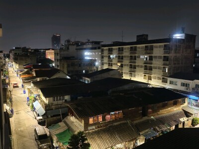 เสนาคิทท์ ศรีนครินทร์ - ศรีด่าน / ชั้น5 ไม่มีห้องตรงข้าม วิวรถไฟฟ้า