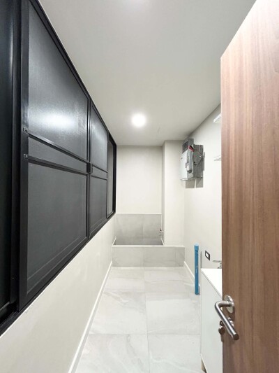 ริเวอไรน์ เพลส คอนโดมิเนียม / Riverine Place Condominium