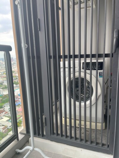 เอ็ม จตุจักร / - ขนาดห้อง 30 ตร.ม ชั้น 27 ตึก B ทิศตะวันออก