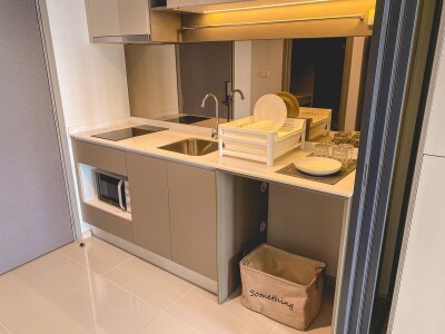 ไอดีโอ สาทร - วงเวียนใหญ่ / • ขนาด 28 ตร.ม. | แบ่งสัดส่วนด้วยกระจก-11