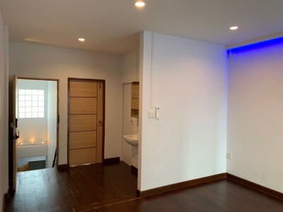 อัพเดตล่าสุด 18/7/2568 : ทาวน์เฮ้าส์ รีโนเวทใหม่ ปุณณวิถี 47  / ตรงข้ามคอนโดเดอะกรีน 2ทาวน์เฮ้าส์ 22 ตร.วา 2 ชั้น-11