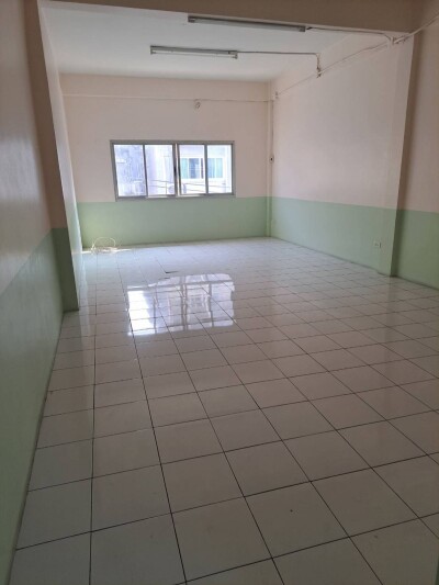 🏢 ให้เช่าอาคารพาณิชย์ 4 ชั้น | พหลโยธิน 37/1 (ห่างถนนใหญ่เพียง 50 ม.)