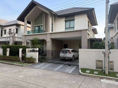 บางกอก บูเลอวาร์ด บางนา - ศรีนครินทร์ / 🛏 3 ห้องนอน | 🛁 3 ห้องน้ำ | 🛋 1 ห้องรับแขก