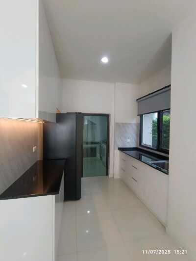 เดอะ ซิตี้ บางนา กม.7 / 📍 พื้นที่ใช้สอย 278 ตร.ม. | ที่ดิน 102 ตร.วา-13