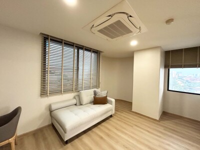 ริเวอไรน์ เพลส คอนโดมิเนียม / Riverine Place Condominium