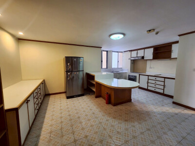 ไท ปิง ทาวเวอร์ / Tai Ping Towers