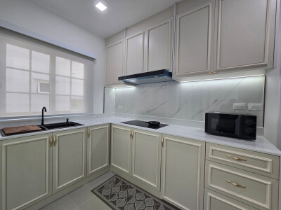 โกลเด้น นีโอ สุขุมวิท - ลาซาล