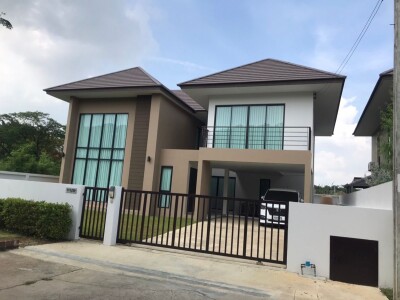 หมู่บ้านเดอะแกรนด์บ้านราชพฤกษ์ สุวินทวงศ์-สุวรรณภูมิ / พื้นที่ใช้สอย 296 ตรม 2 ชั้น 3 ห้องนอน 3 ห้องน้ำ 1 ห้องครัว ที่จอ