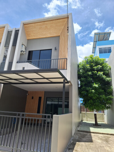 เดอะ แคนวาส สุขุมวิท - สำโรง /