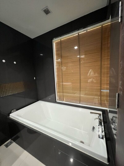 ริทึ่ม สาทร / Rhythm Sathorn