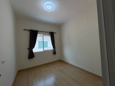 กัสโต้ สุขสวัสดิ์ 26 / พื้นที่มากถึง 35 ตรว มีถึง 4 ห้องนอน 2 ห้องเอนกประสงค์