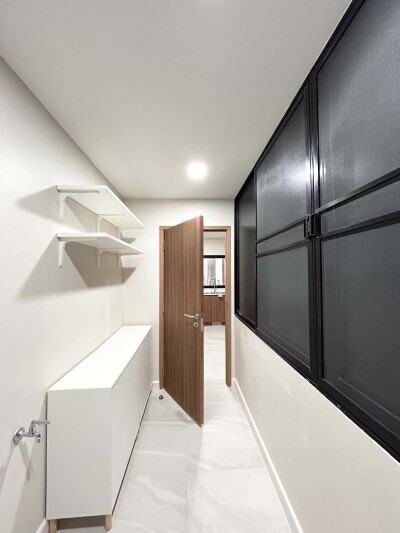 ริเวอไรน์ เพลส คอนโดมิเนียม / Riverine Place Condominium