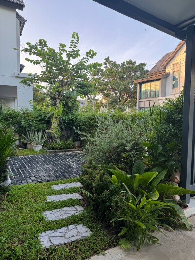 สราญสิริ รามคำแหง / 🛏 รายละเอียดบ้าน:  3 ห้องนอน  1 ห้องทำงาน (สามารถปรับเป็นห้องนอนเพิ่มได้)  3 ห้องน้ำ-2