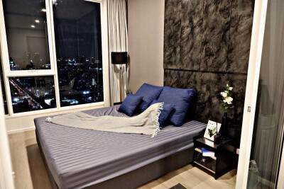 เดอ ลาพีส จรัญ 81 / De Lapis Charan 81-1