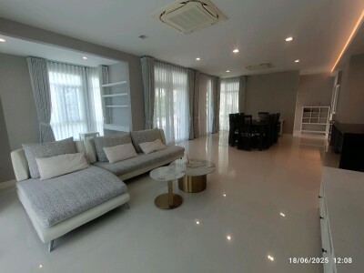 มัณฑนา 2 บางนา กม.7 / เนื้อที่บ้าน 124 ตร.วา เนื้อที่ใช้สอย 335 ตร.เมตร