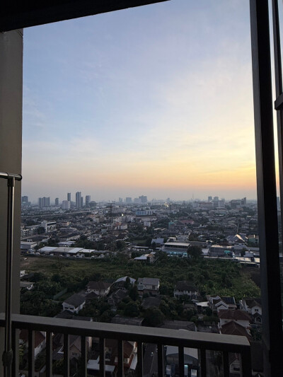 เดอะ ไลน์ วงศ์สว่าง / The Line Wongsawang