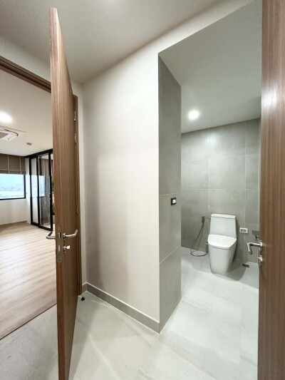 ริเวอไรน์ เพลส คอนโดมิเนียม / Riverine Place Condominium