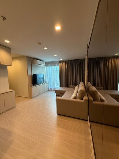 ไลฟ์ ลาดพร้าว / Life Ladprao-1