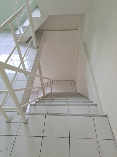 🏢 ให้เช่าอาคารพาณิชย์ 4 ชั้น | พหลโยธิน 37/1 (ห่างถนนใหญ่เพียง 50 ม.)