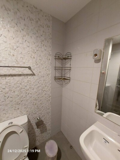 เดอะทรัสต์ @ BTS เอราวัณ / The Trust @ BTS Erawan-8