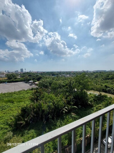 เดอะทรัสต์ @ BTS เอราวัณ / The Trust @ BTS Erawan-10