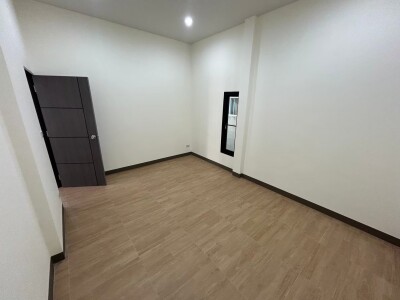 อัพเดตล่าสุด 18/10/2568 : หมู่บ้านเสรี อ่อนนุช 📍 ซอยอ่อนนุช 70/1 แยก 2 ซอย 9 บี-17