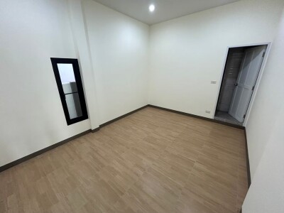 อัพเดตล่าสุด 18/10/2568 : หมู่บ้านเสรี อ่อนนุช 📍 ซอยอ่อนนุช 70/1 แยก 2 ซอย 9 บี-18