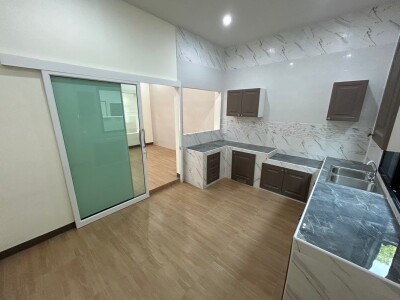 อัพเดตล่าสุด 18/10/2568 : หมู่บ้านเสรี อ่อนนุช 📍 ซอยอ่อนนุช 70/1 แยก 2 ซอย 9 บี-21