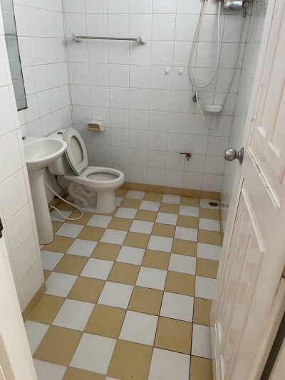 เดอะ คัลเลอร์ ลีฟวิ่ง คอนโดมิเนียม / The Color Living Condominium