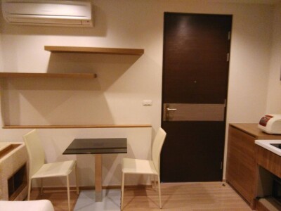 ริทึ่ม สาทร / Rhythm Sathorn-12