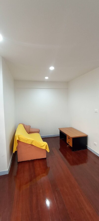 โฮมทาวน์ ออฟฟิส ย่านลาดพร้าว ซอย 128/1 ตรงข้าม ซ.101-4