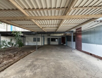 อัปเดตล่าสุด 02/02/2568 :  ให้เช่าบ้านเดี่ยว 2 ชั้น ซอยเอกมัย 15 ขนาด 232 ตารางวา-2